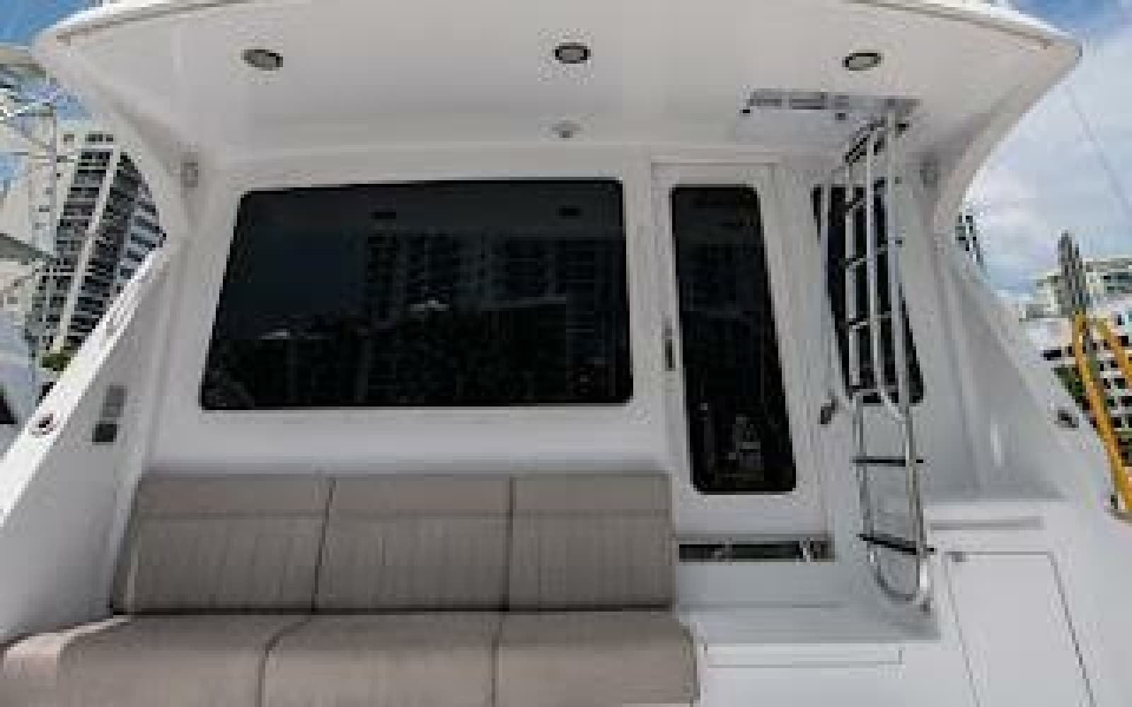 2006 Hatteras 64 Convertible - Photo 6