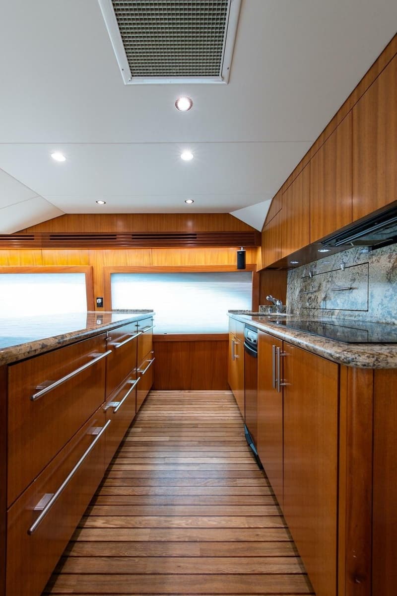 2006 Hatteras 64 Convertible - Photo 16