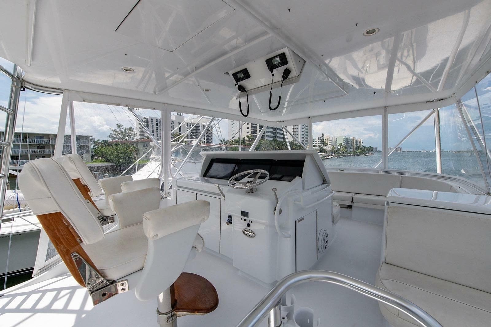 2006 Hatteras 64 Convertible - Photo 46