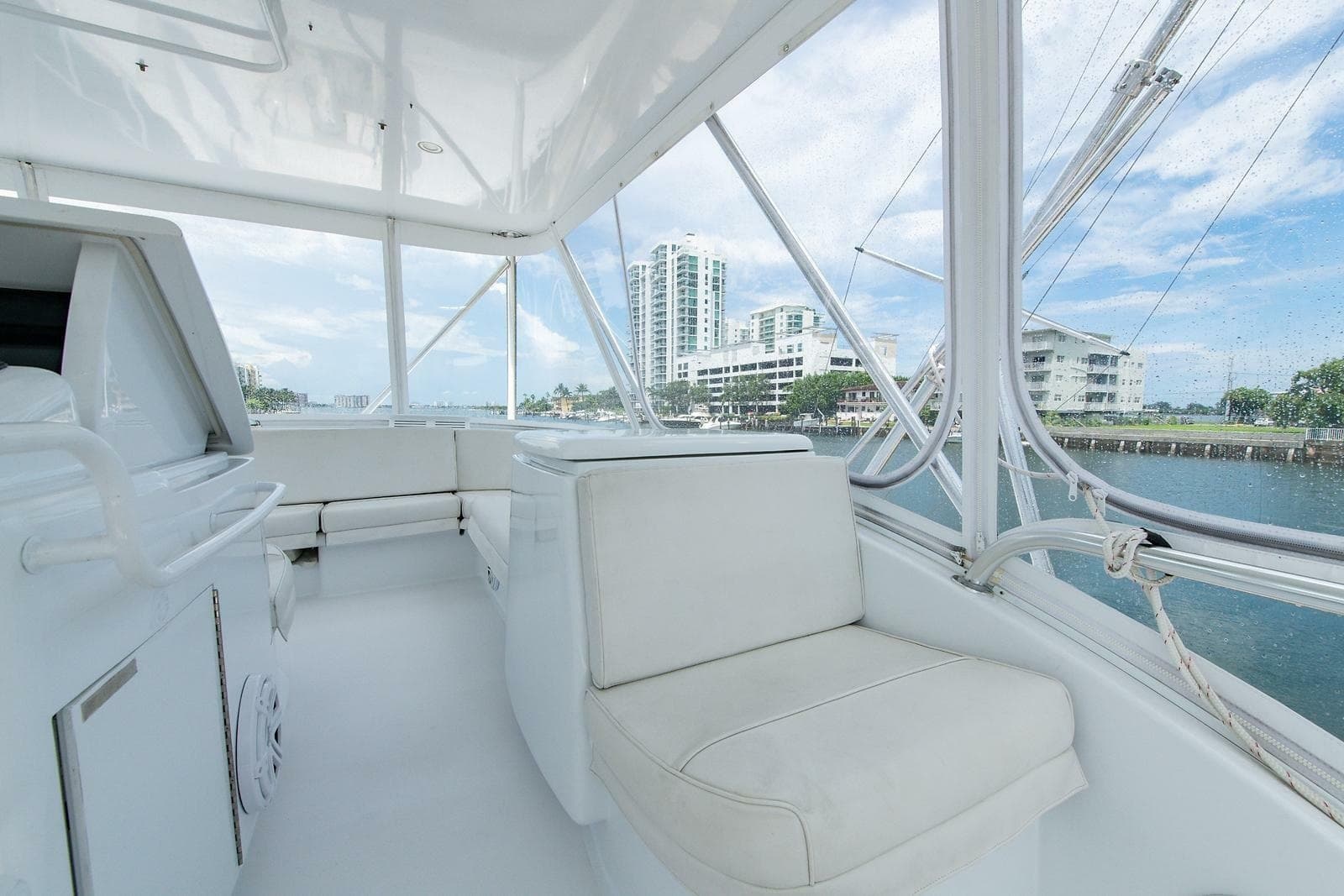 2006 Hatteras 64 Convertible - Photo 49