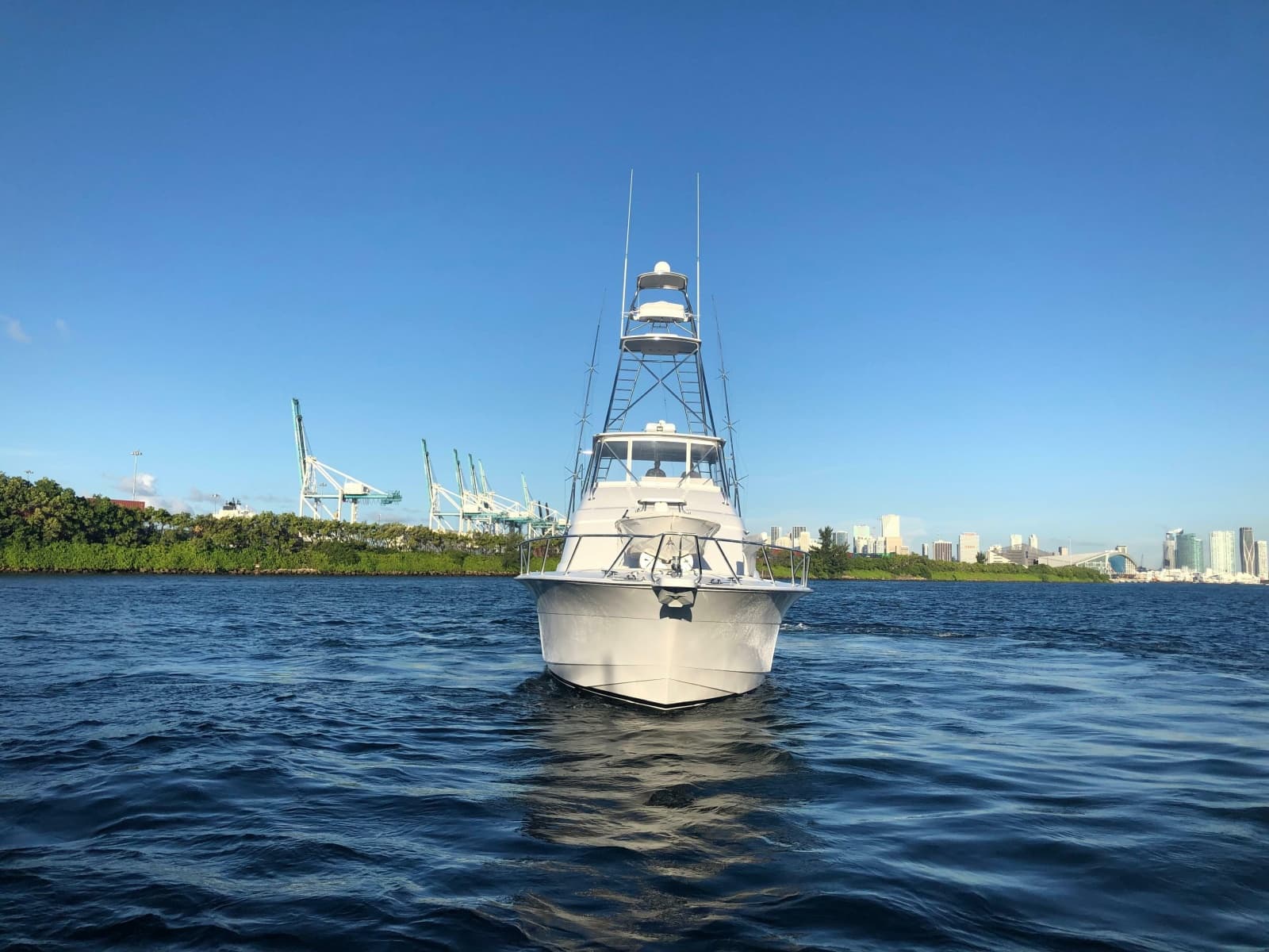 2006 Hatteras 64 Convertible - Photo 3