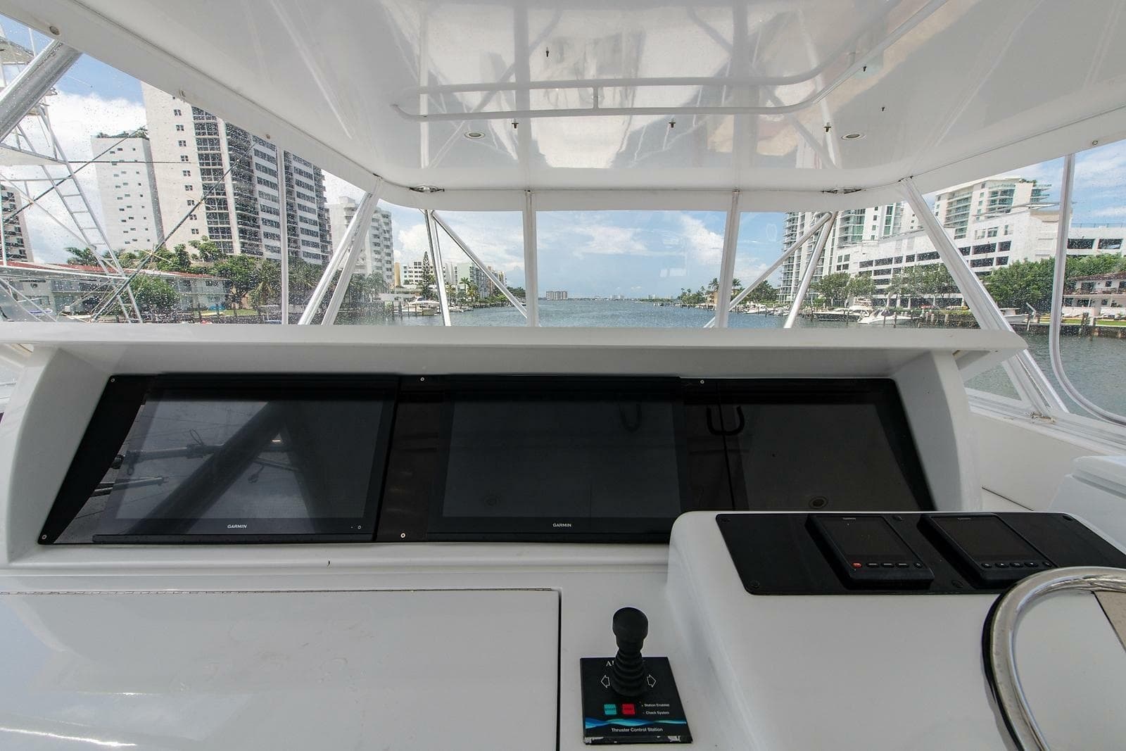 2006 Hatteras 64 Convertible - Photo 45