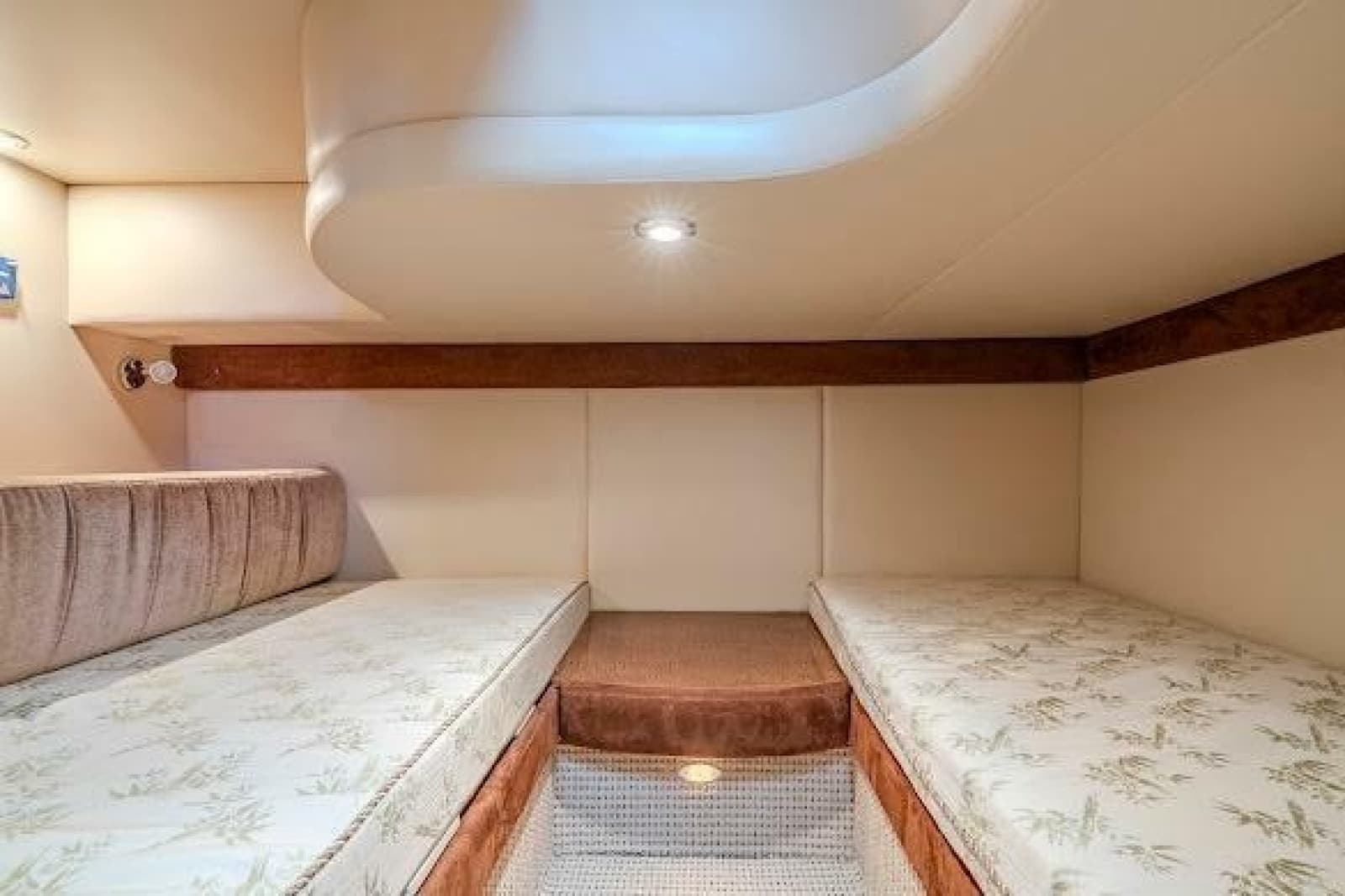 2006 Meridian 341 Sedan - Photo 28