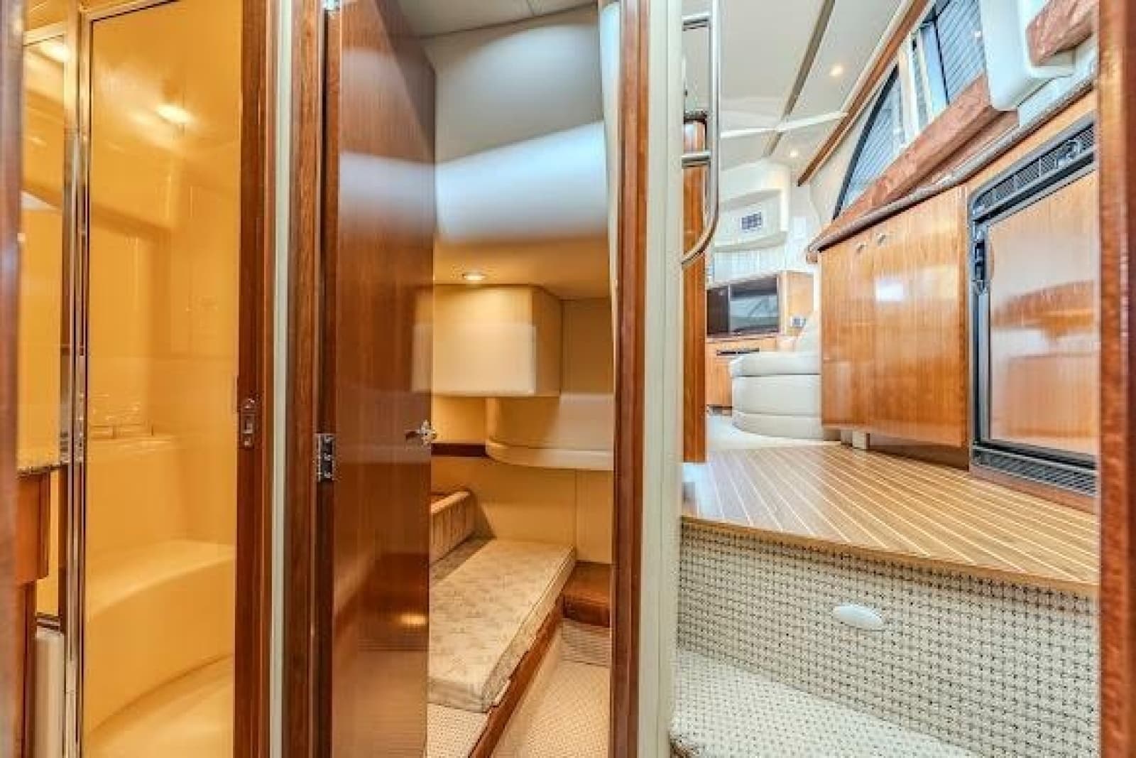 2006 Meridian 341 Sedan - Photo 23