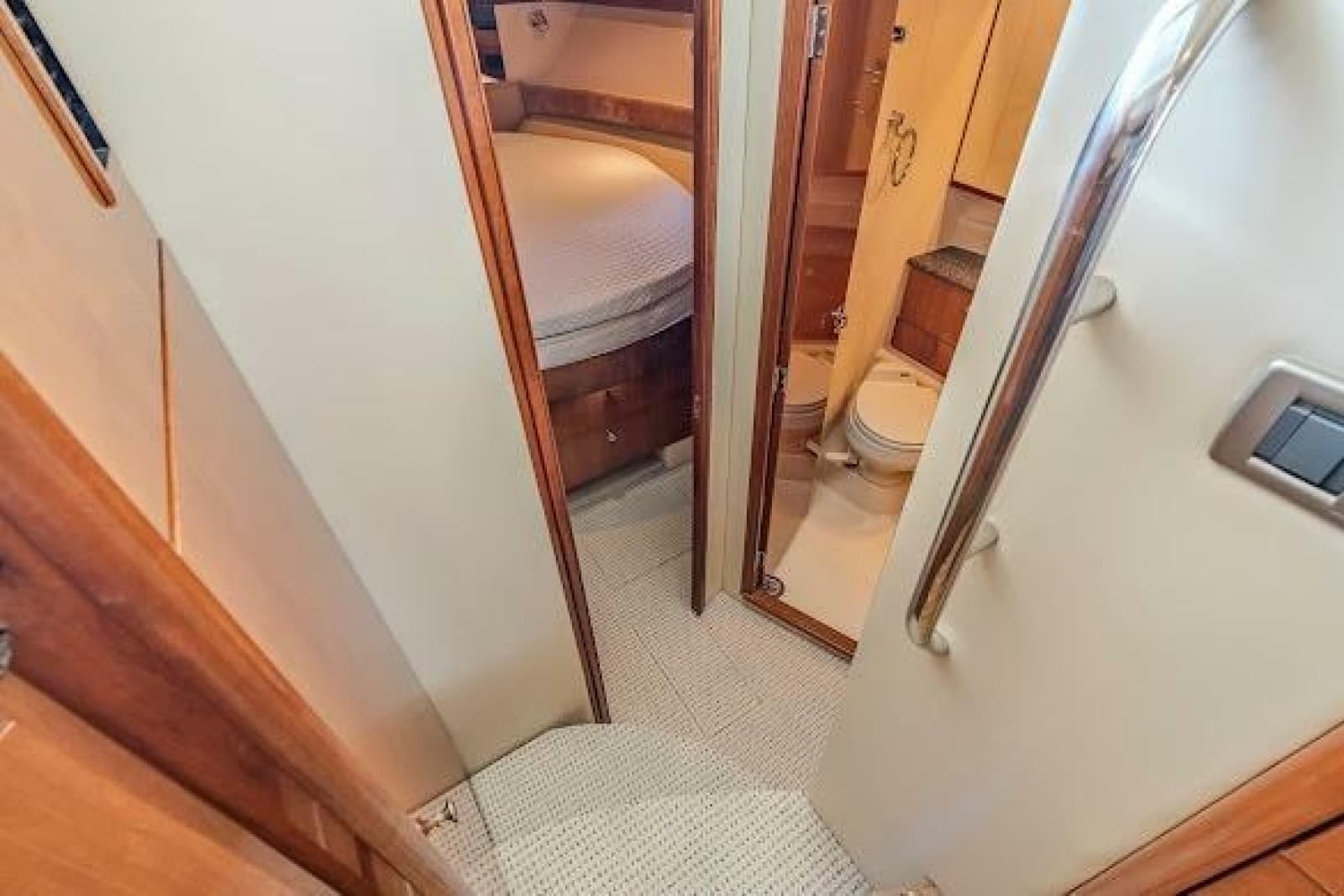 2006 Meridian 341 Sedan - Photo 22