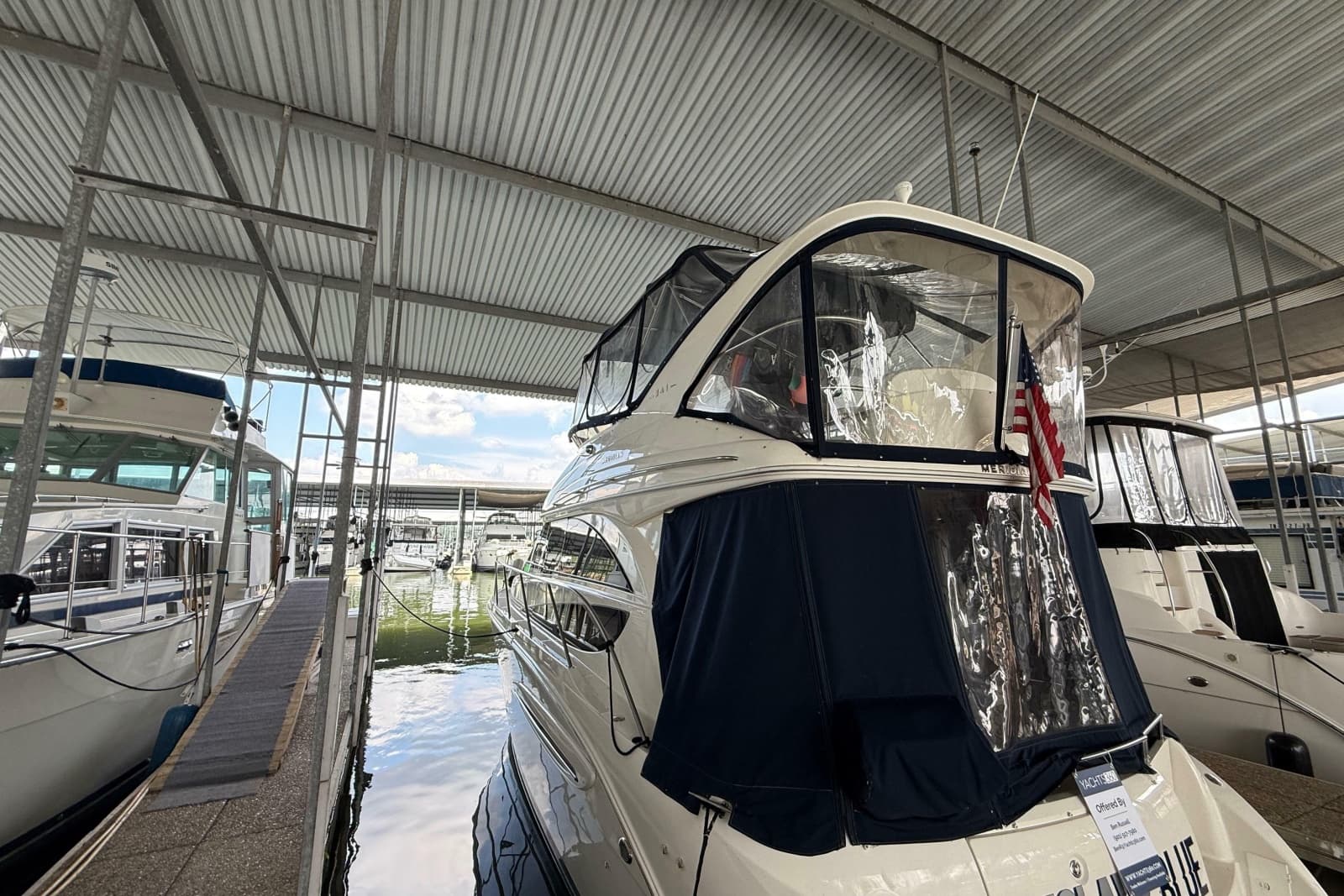 2006 Meridian 341 Sedan - Photo 3