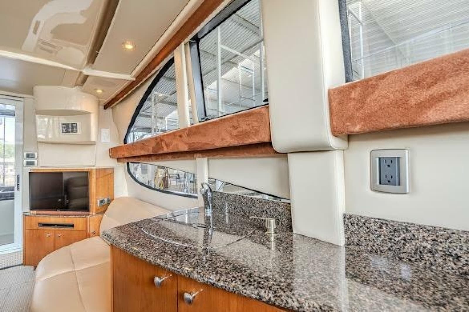 2006 Meridian 341 Sedan - Photo 20