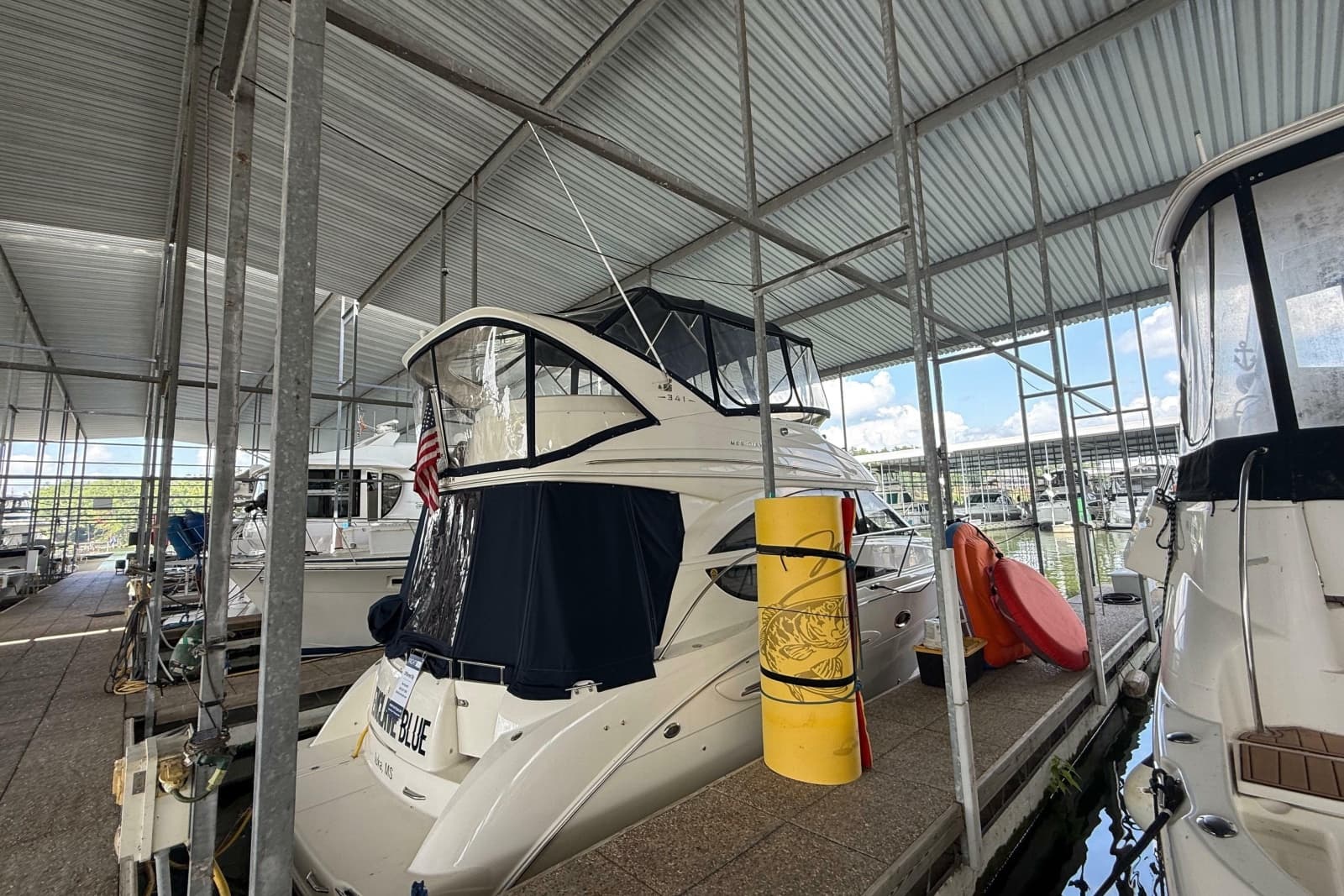 2006 Meridian 341 Sedan - Photo 5