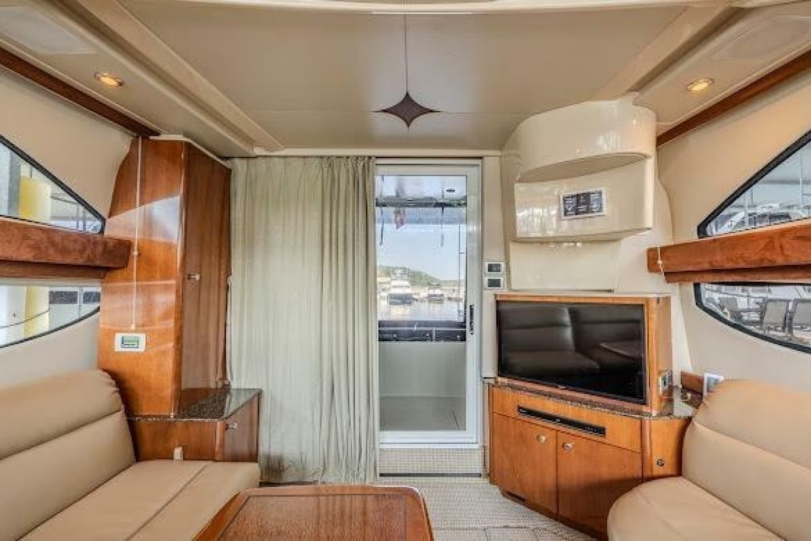 2006 Meridian 341 Sedan - Photo 16