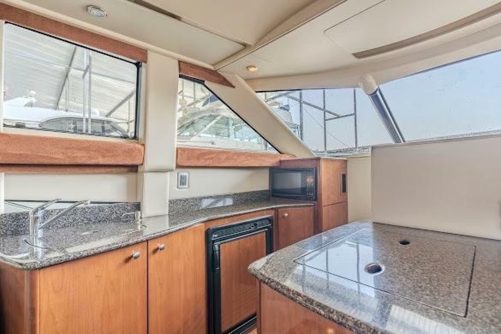 2006 Meridian 341 Sedan - Photo 19