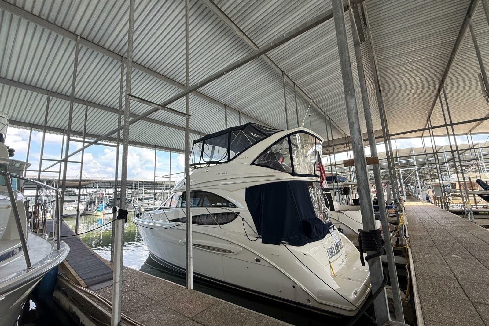 2006 Meridian 341 Sedan - Photo 4