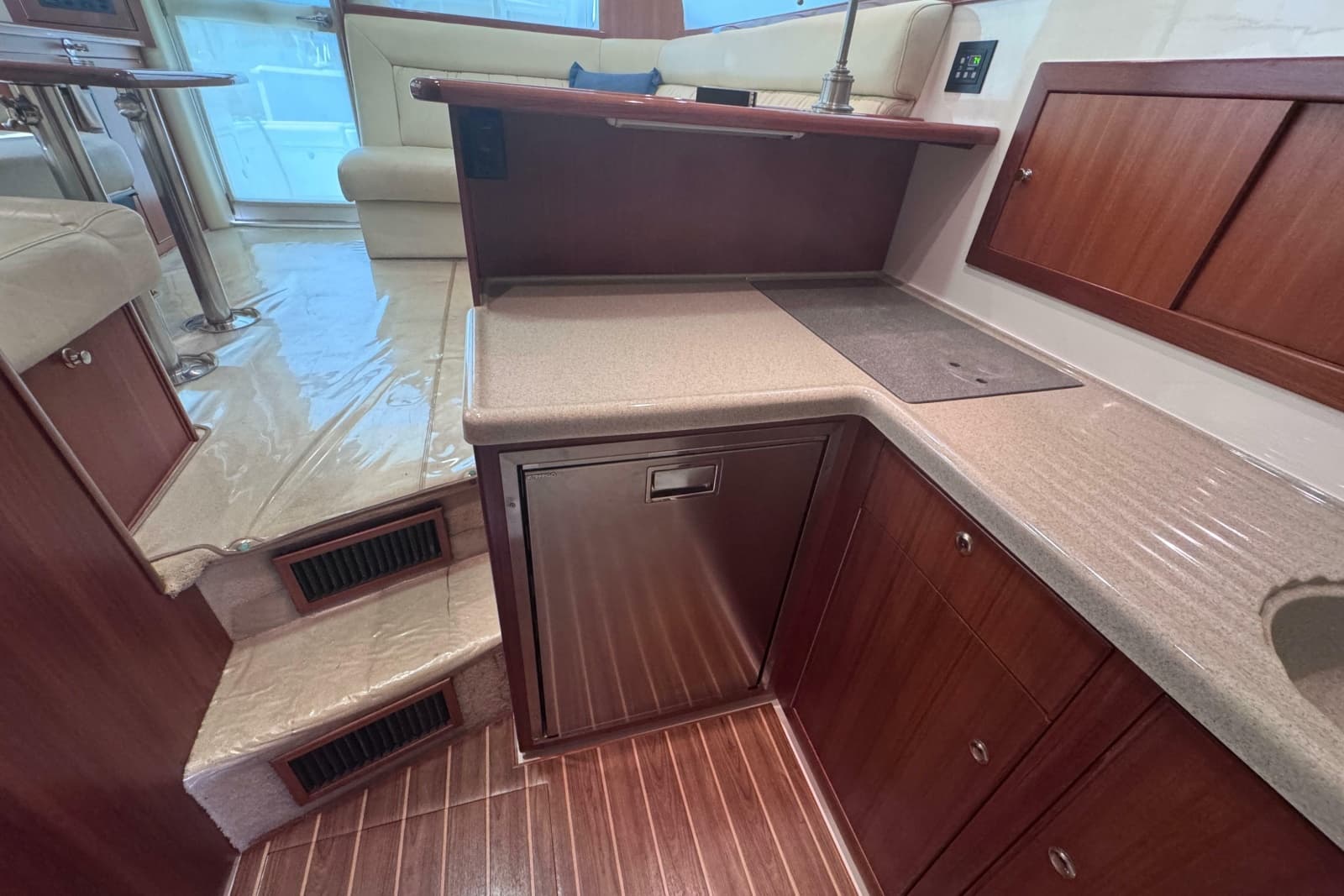 2006 Riviera 37 Flybridge - Photo 17