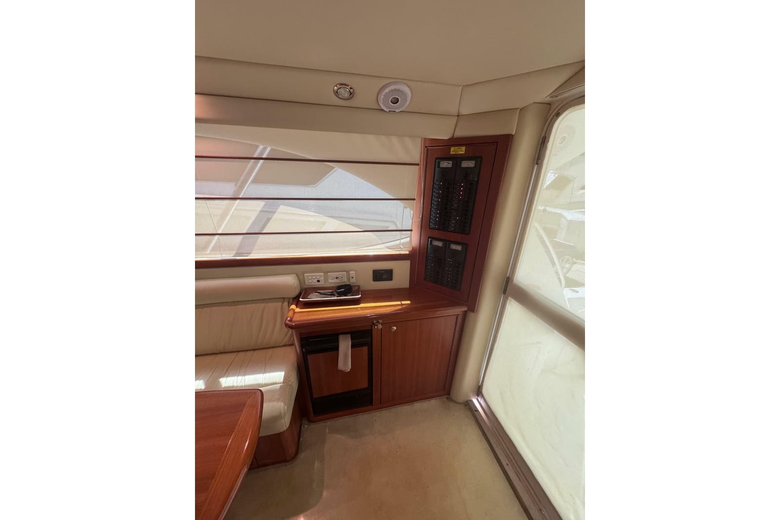 2006 Riviera 37 Flybridge - Photo 12