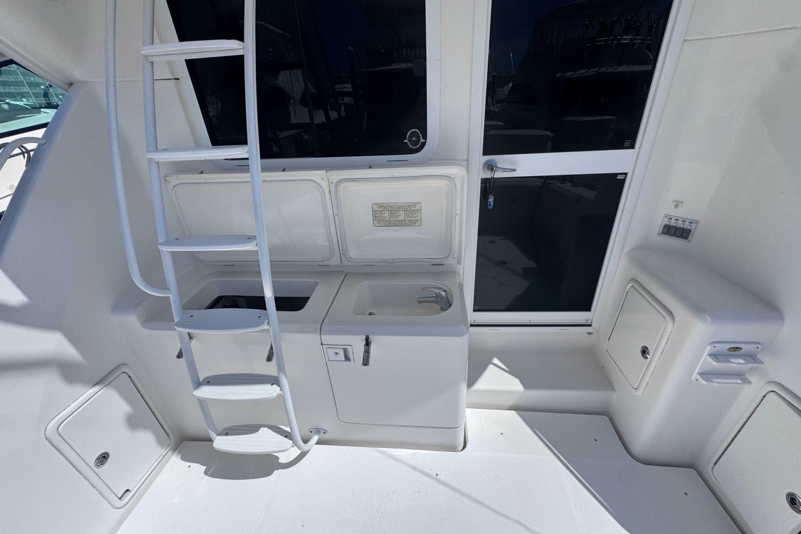 2006 Riviera 37 Flybridge - Photo 27