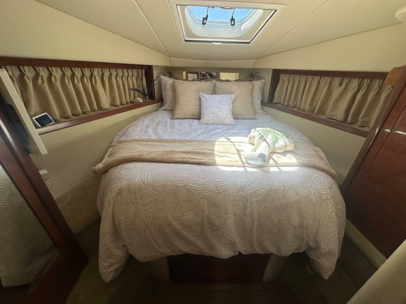 2006 Sea Ray 380 Sundancer - Photo 9