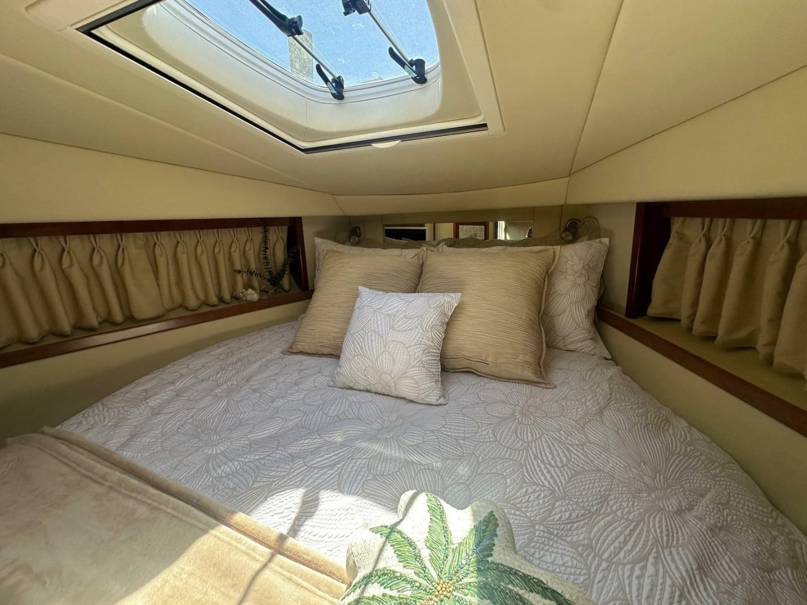2006 Sea Ray 380 Sundancer - Photo 11