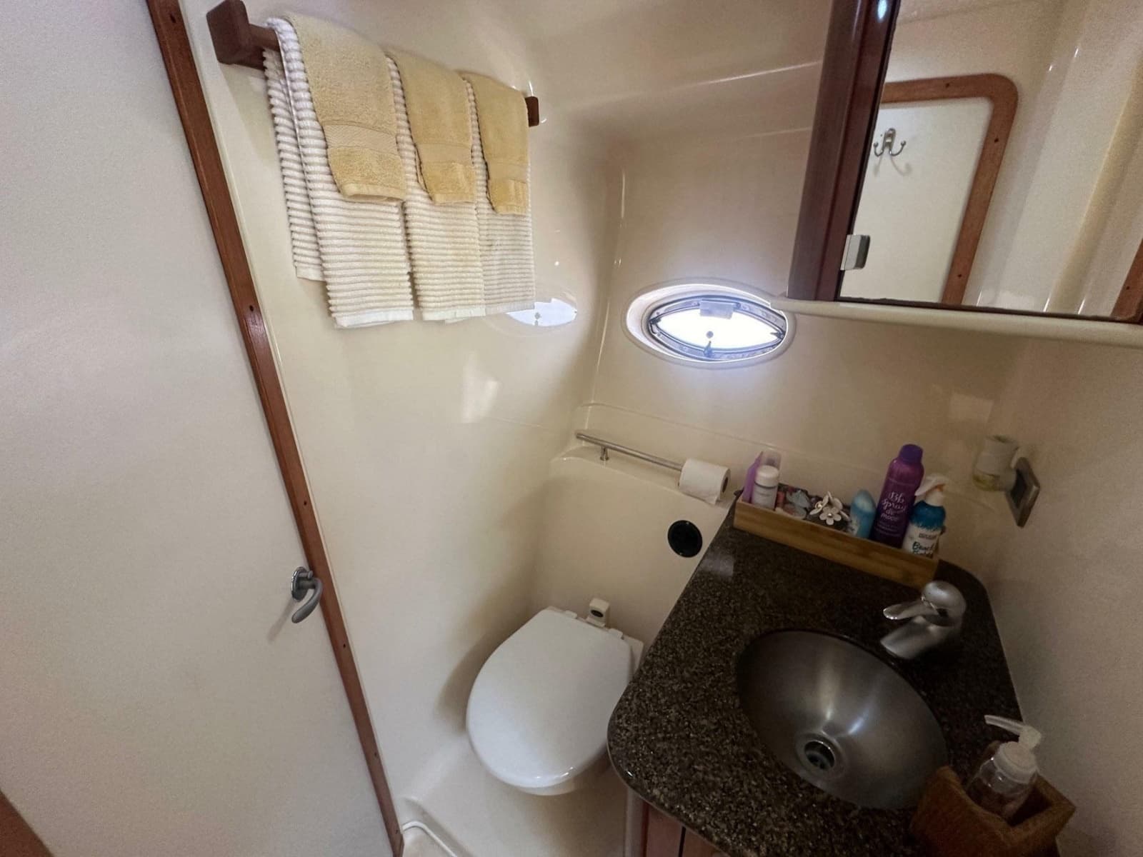 2006 Sea Ray 380 Sundancer - Photo 14