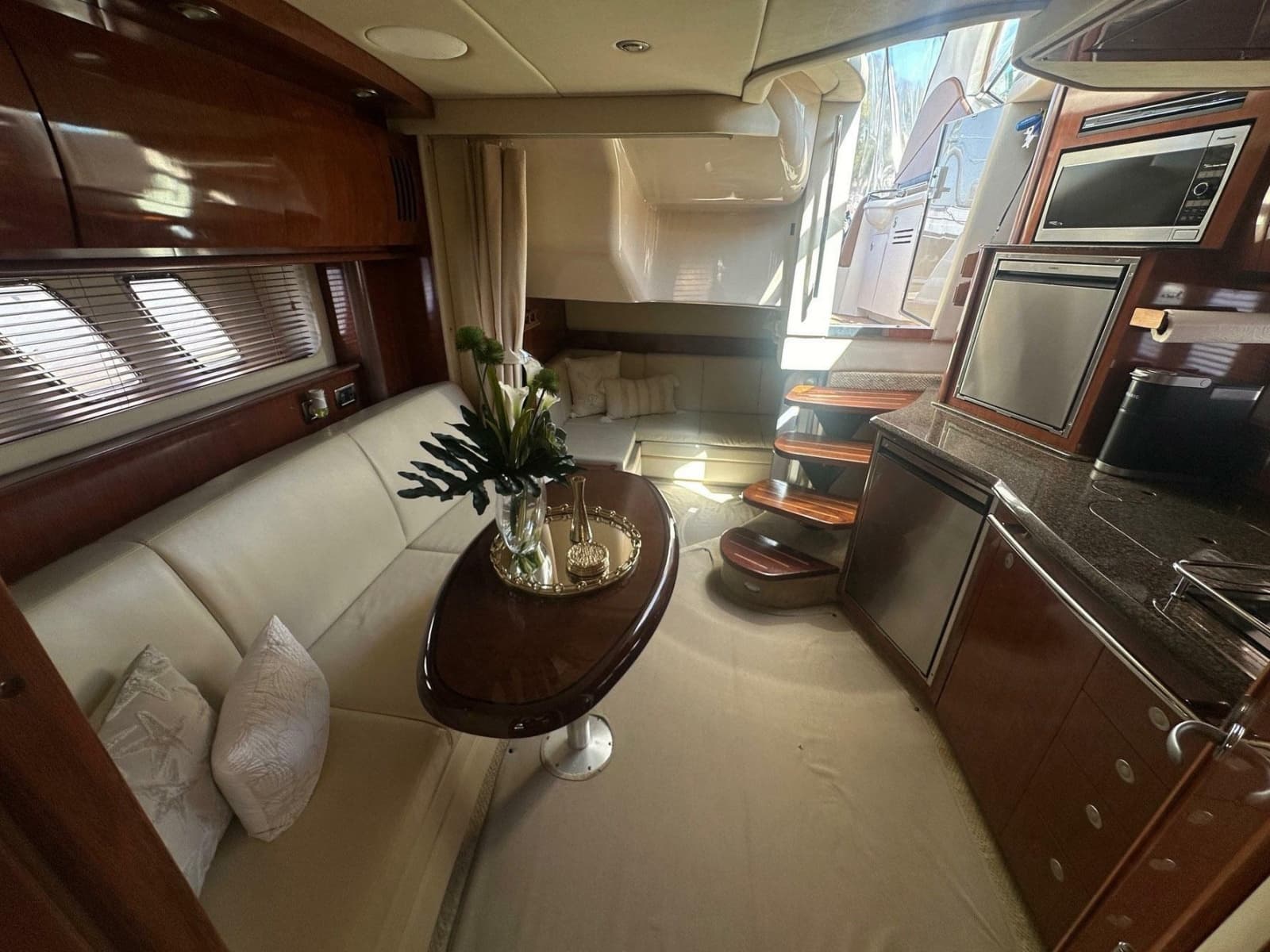 2006 Sea Ray 380 Sundancer - Photo 3