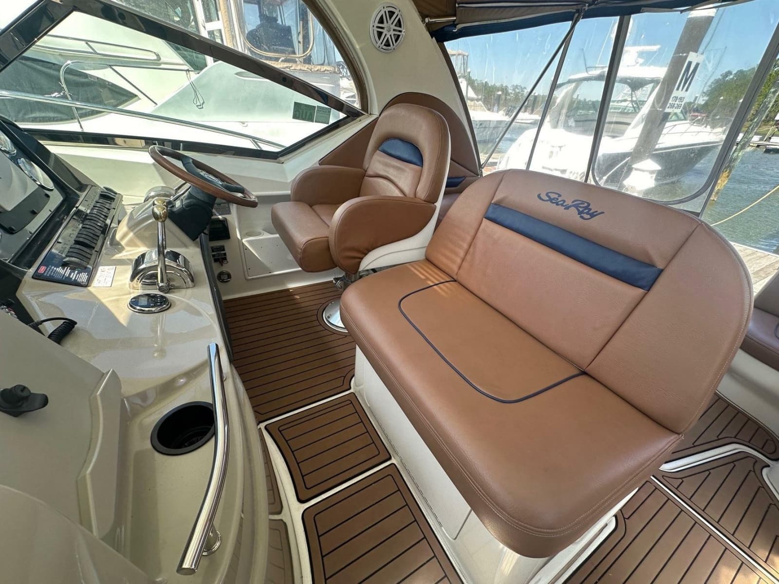 2006 Sea Ray 380 Sundancer - Photo 21