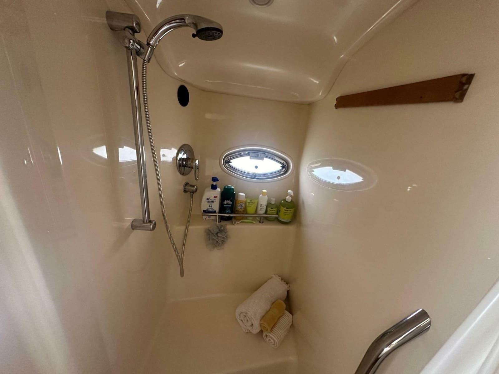 2006 Sea Ray 380 Sundancer - Photo 13