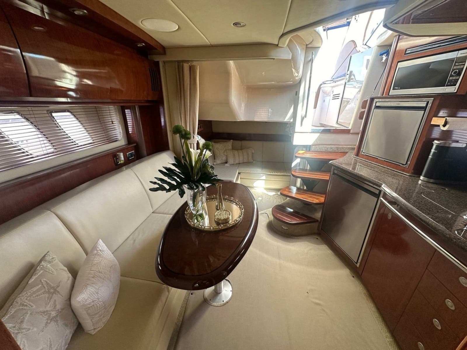 2006 Sea Ray 380 Sundancer - Photo 16