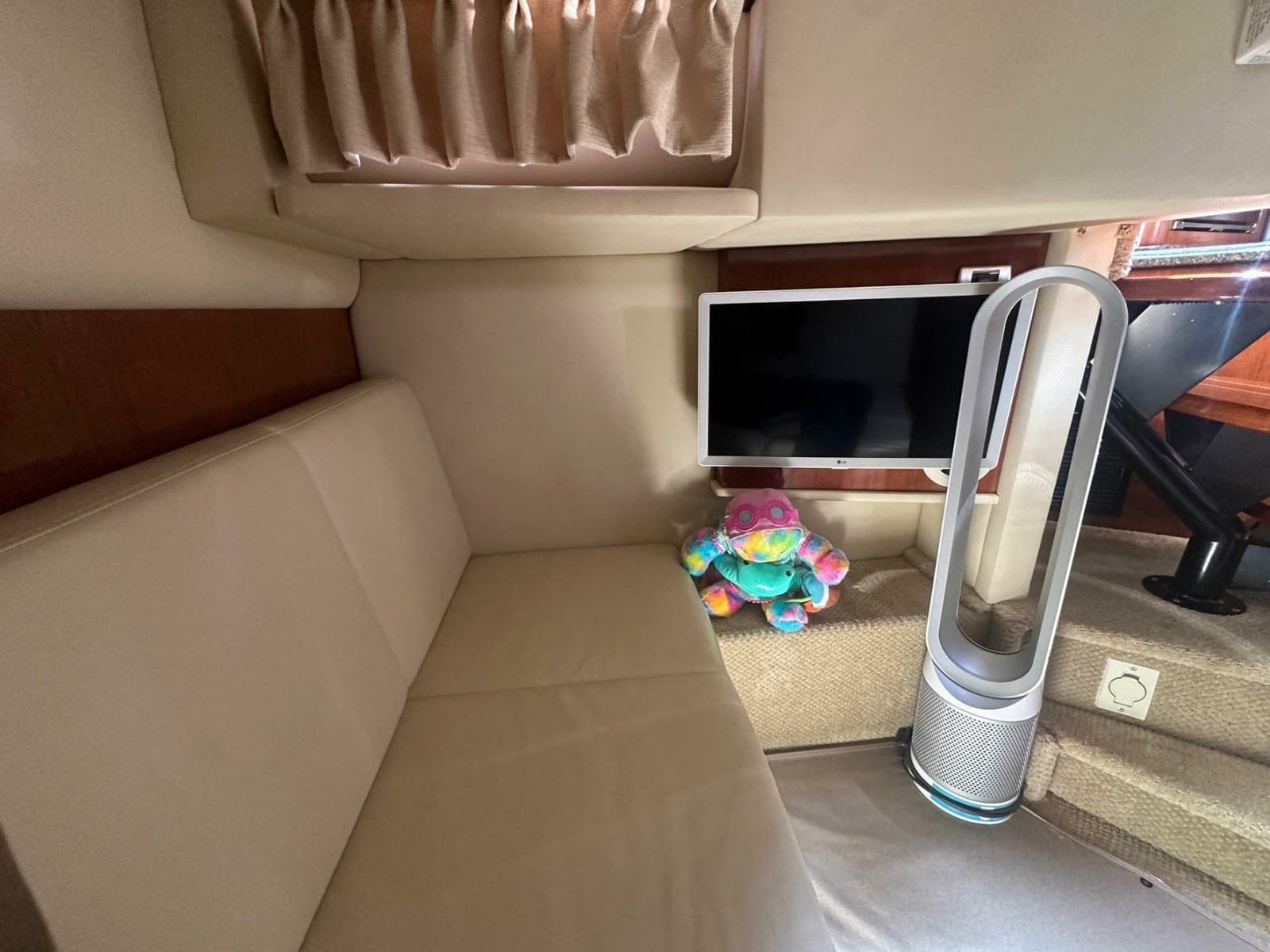 2006 Sea Ray 380 Sundancer - Photo 19