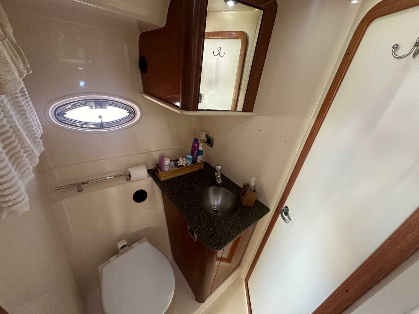 2006 Sea Ray 380 Sundancer - Photo 15