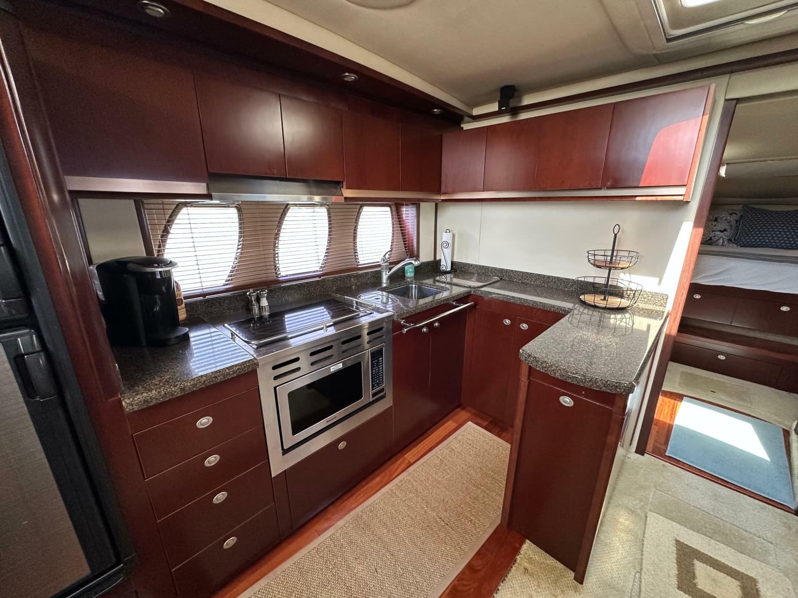 2006 Sea Ray 48 Sundancer - Photo 25