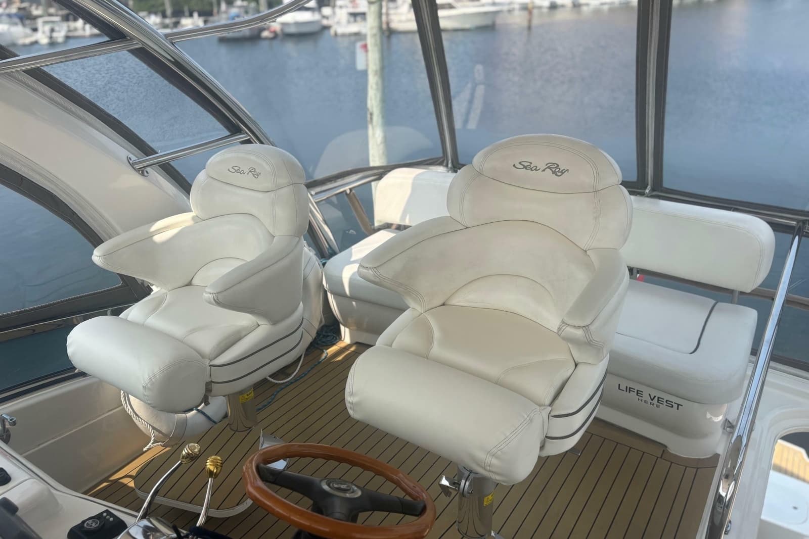 2006 Sea Ray 52 Sedan Bridge - Photo 21