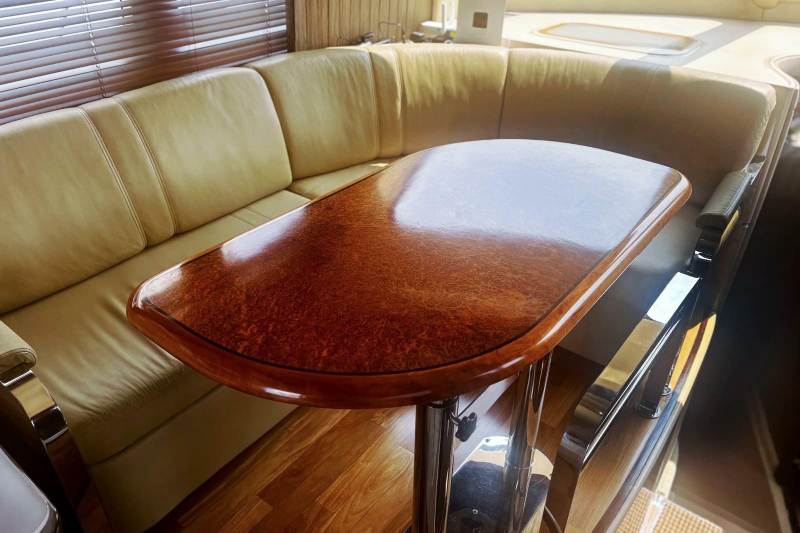 2006 Sea Ray 52 Sedan Bridge - Photo 29