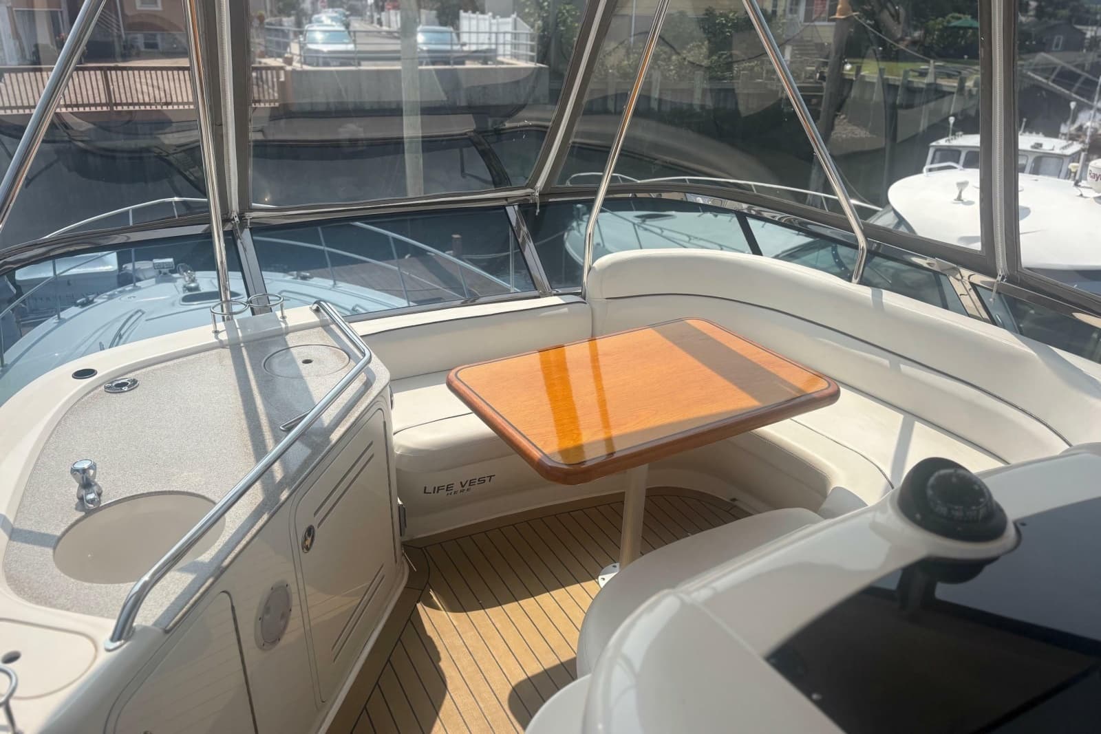 2006 Sea Ray 52 Sedan Bridge - Photo 9