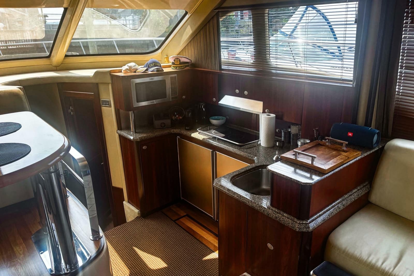 2006 Sea Ray 52 Sedan Bridge - Photo 30