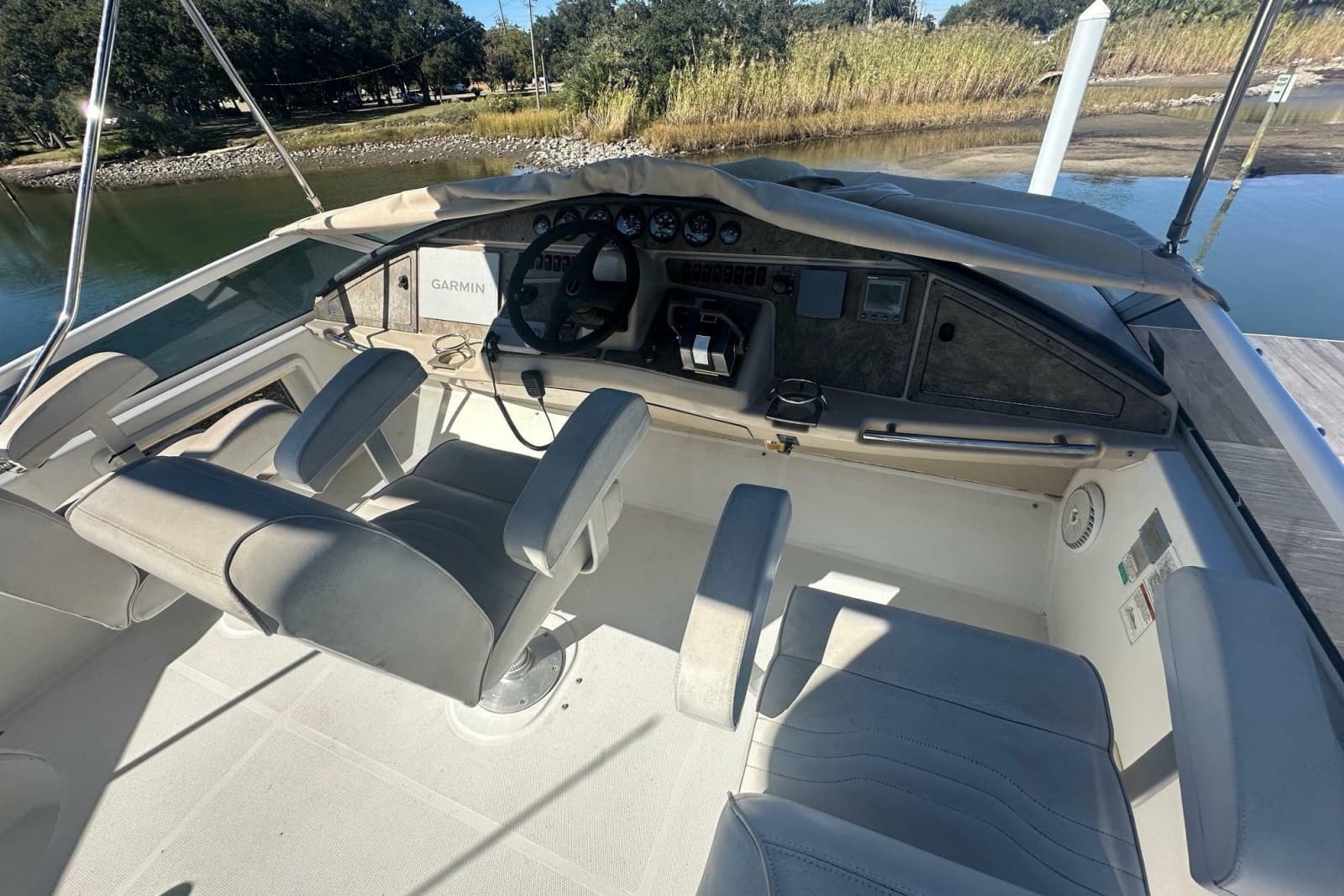 2005 Carver 360 Sport Sedan - Photo 18