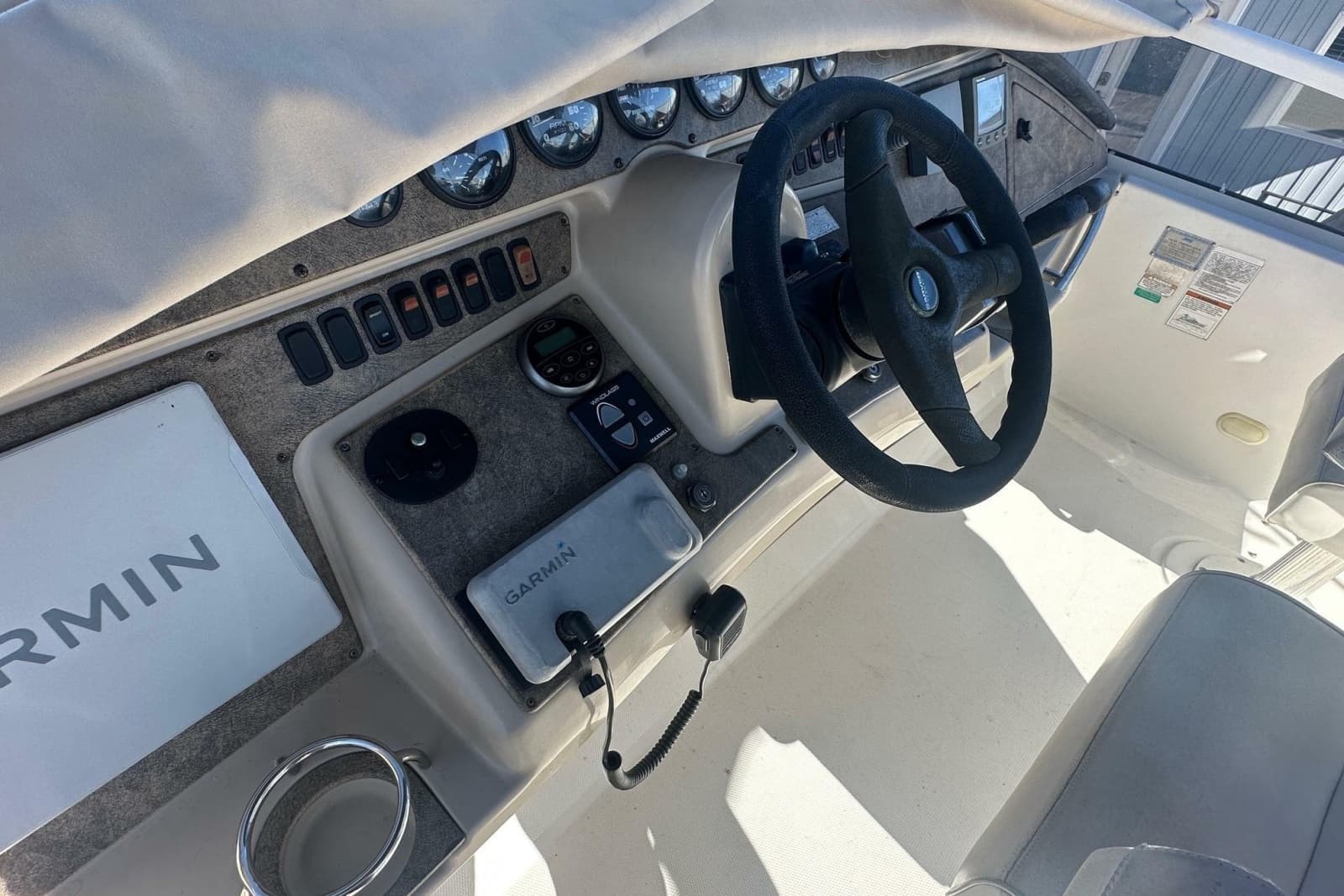 2005 Carver 360 Sport Sedan - Photo 12