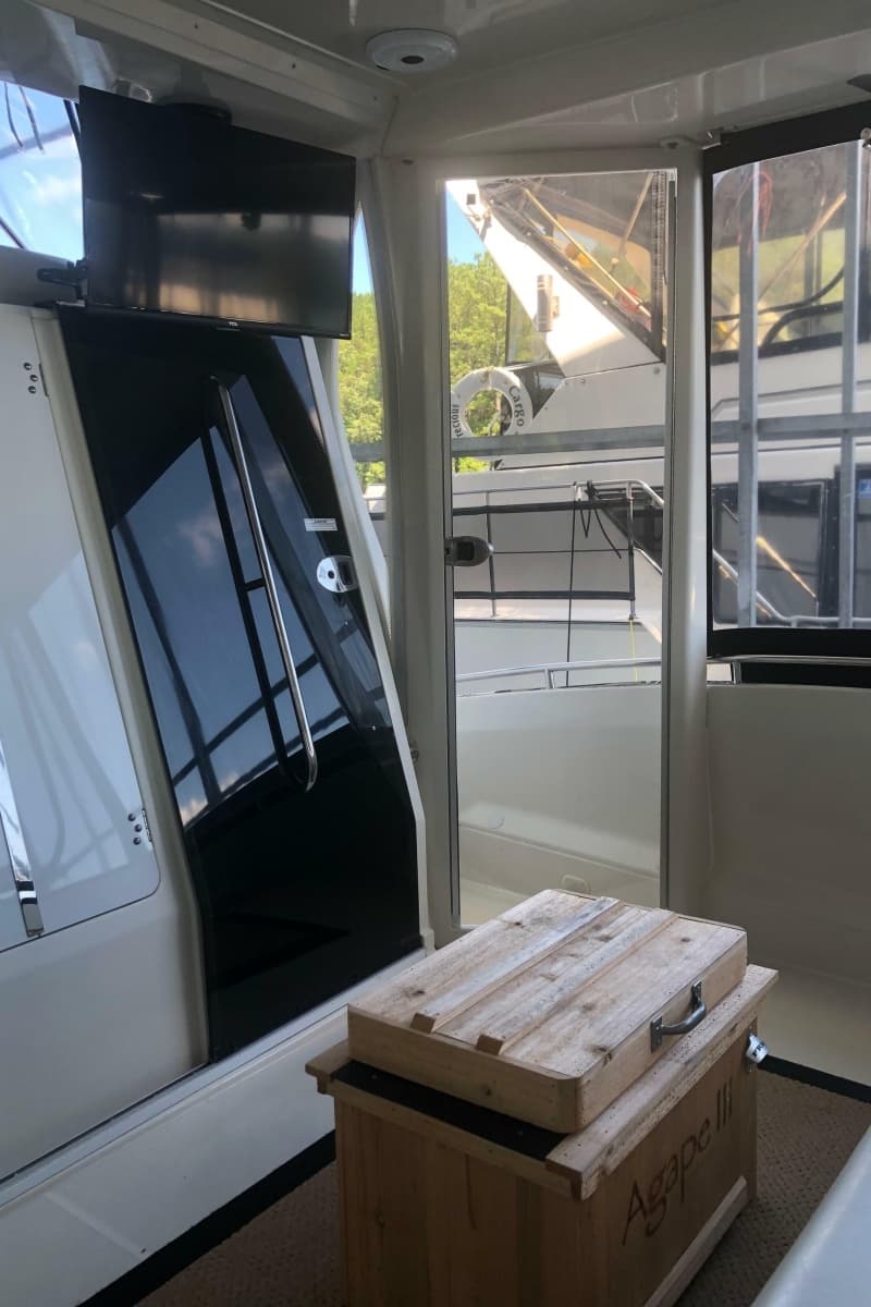 2005 Carver 41 Cockpit Motor Yacht - Photo 16