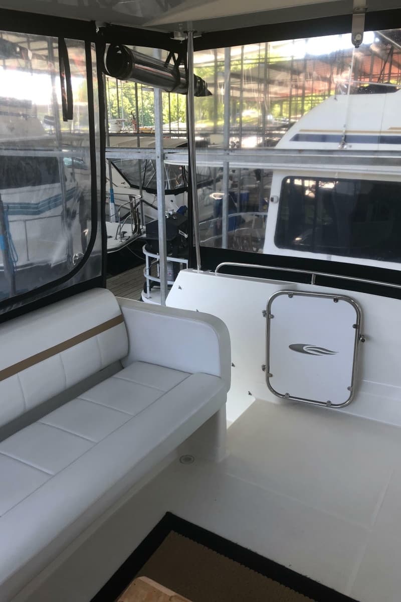 2005 Carver 41 Cockpit Motor Yacht - Photo 15