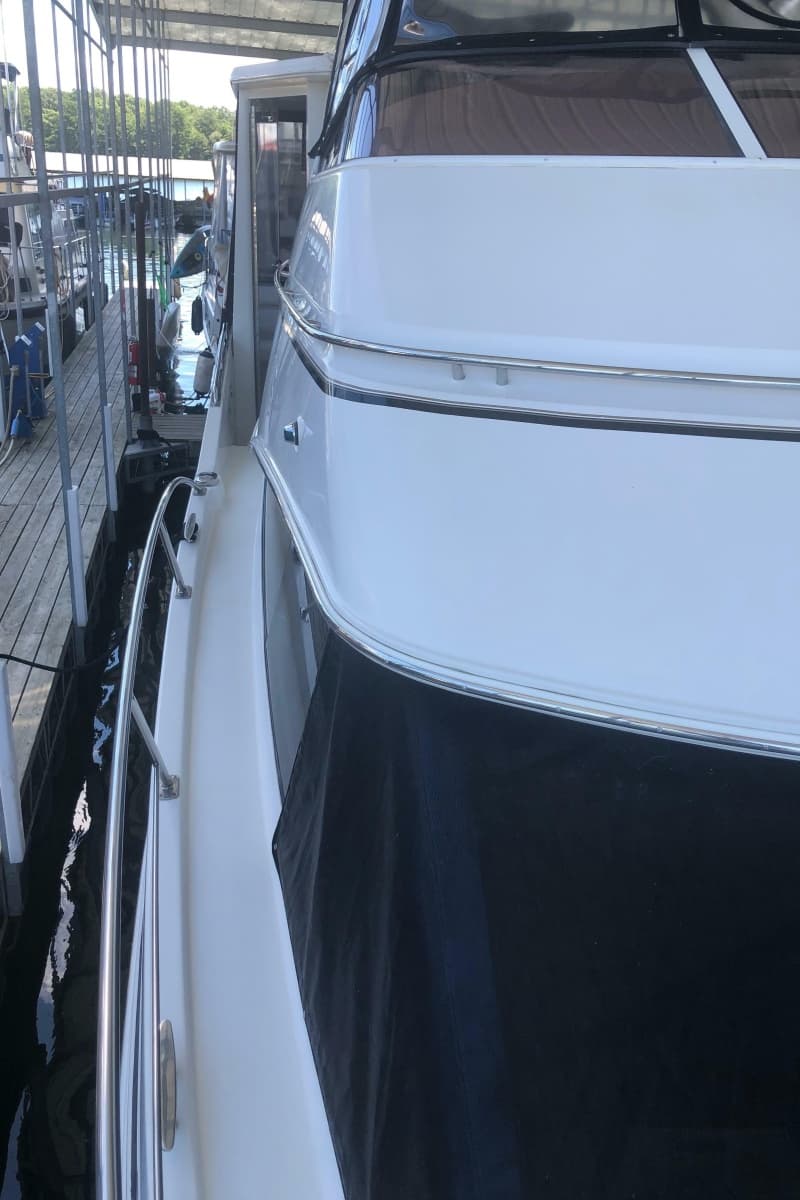 2005 Carver 41 Cockpit Motor Yacht - Photo 23