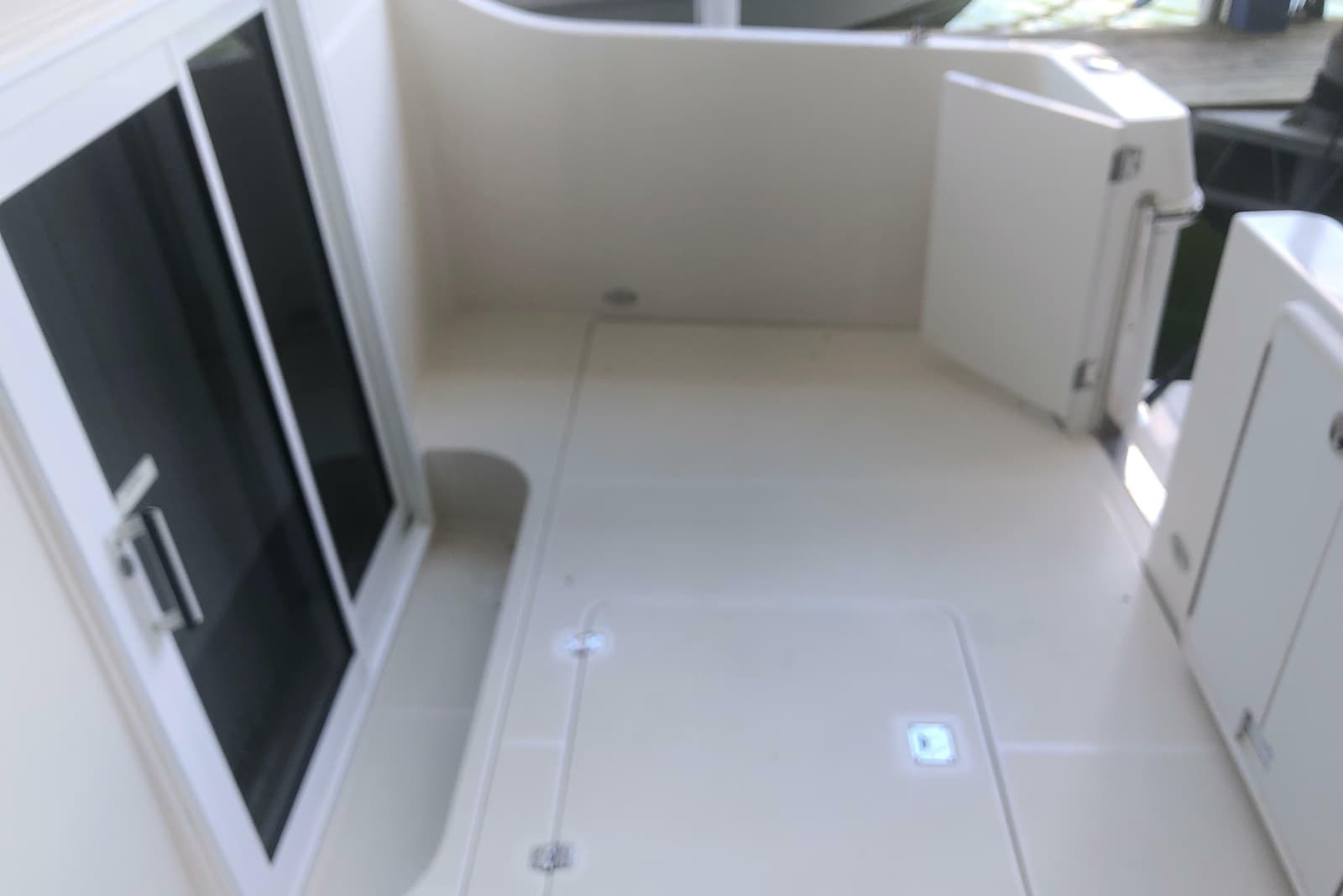 2005 Carver 41 Cockpit Motor Yacht - Photo 11