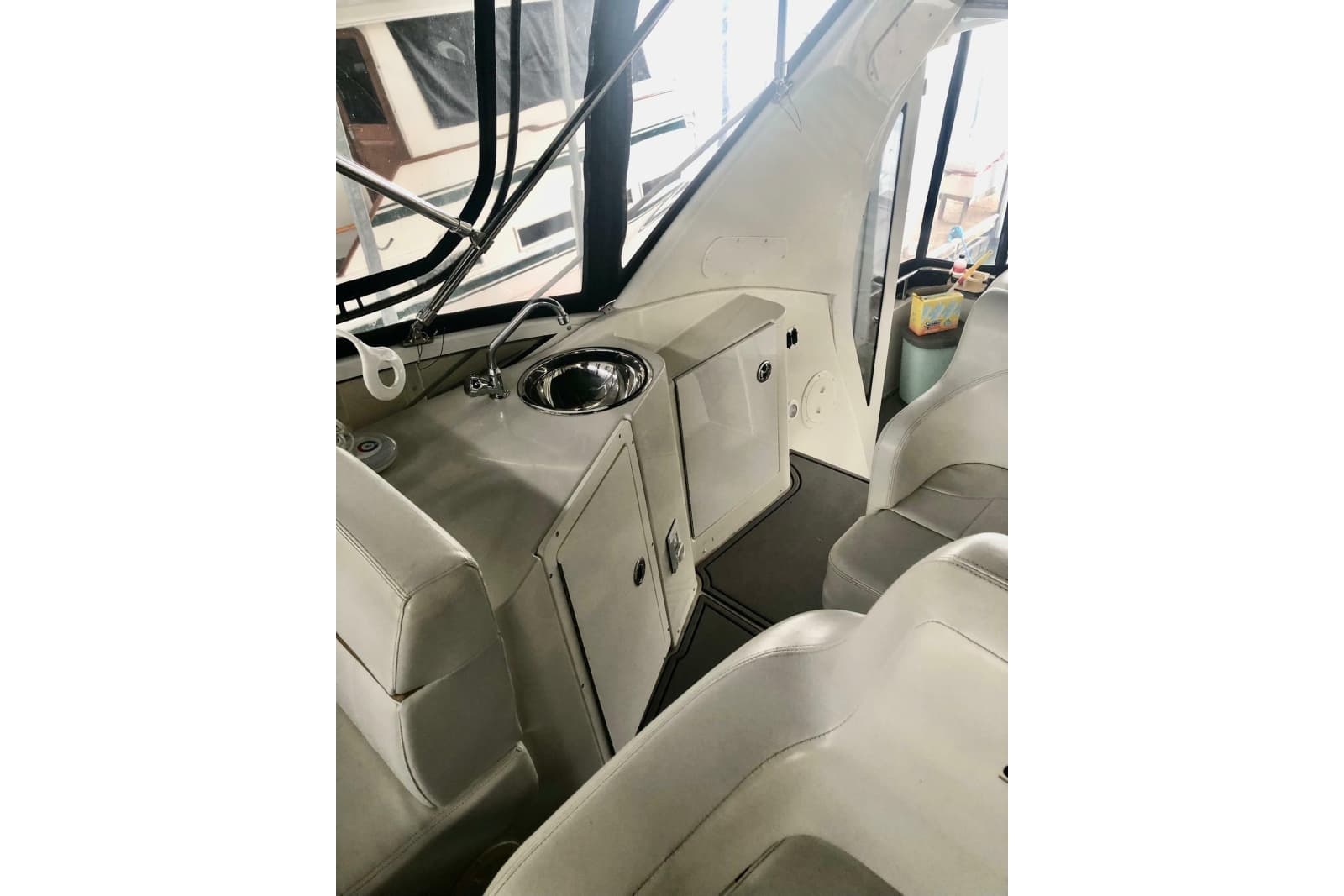 2005 Carver 444 Cockpit Motor Yacht - Photo 37