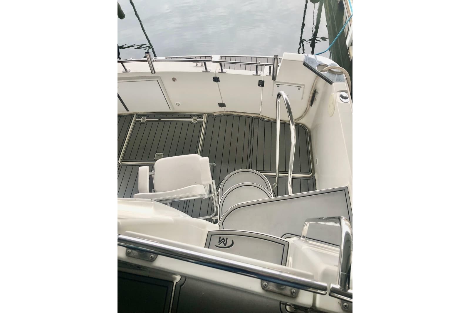 2005 Carver 444 Cockpit Motor Yacht - Photo 20