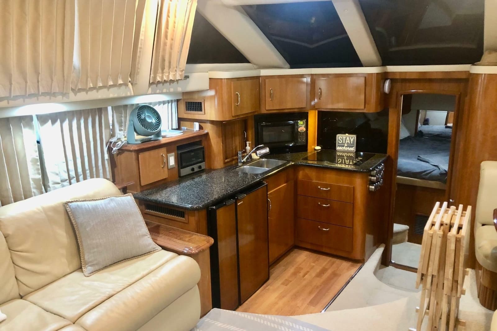 2005 Carver 444 Cockpit Motor Yacht - Photo 52