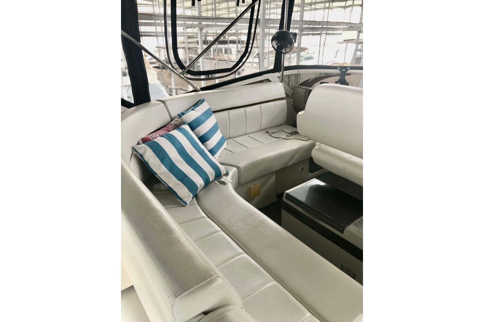 2005 Carver 444 Cockpit Motor Yacht - Photo 34