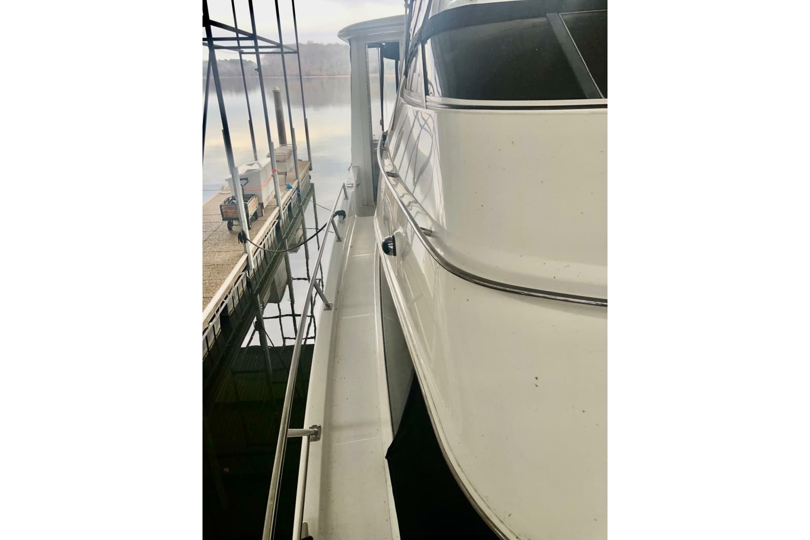 2005 Carver 444 Cockpit Motor Yacht - Photo 32