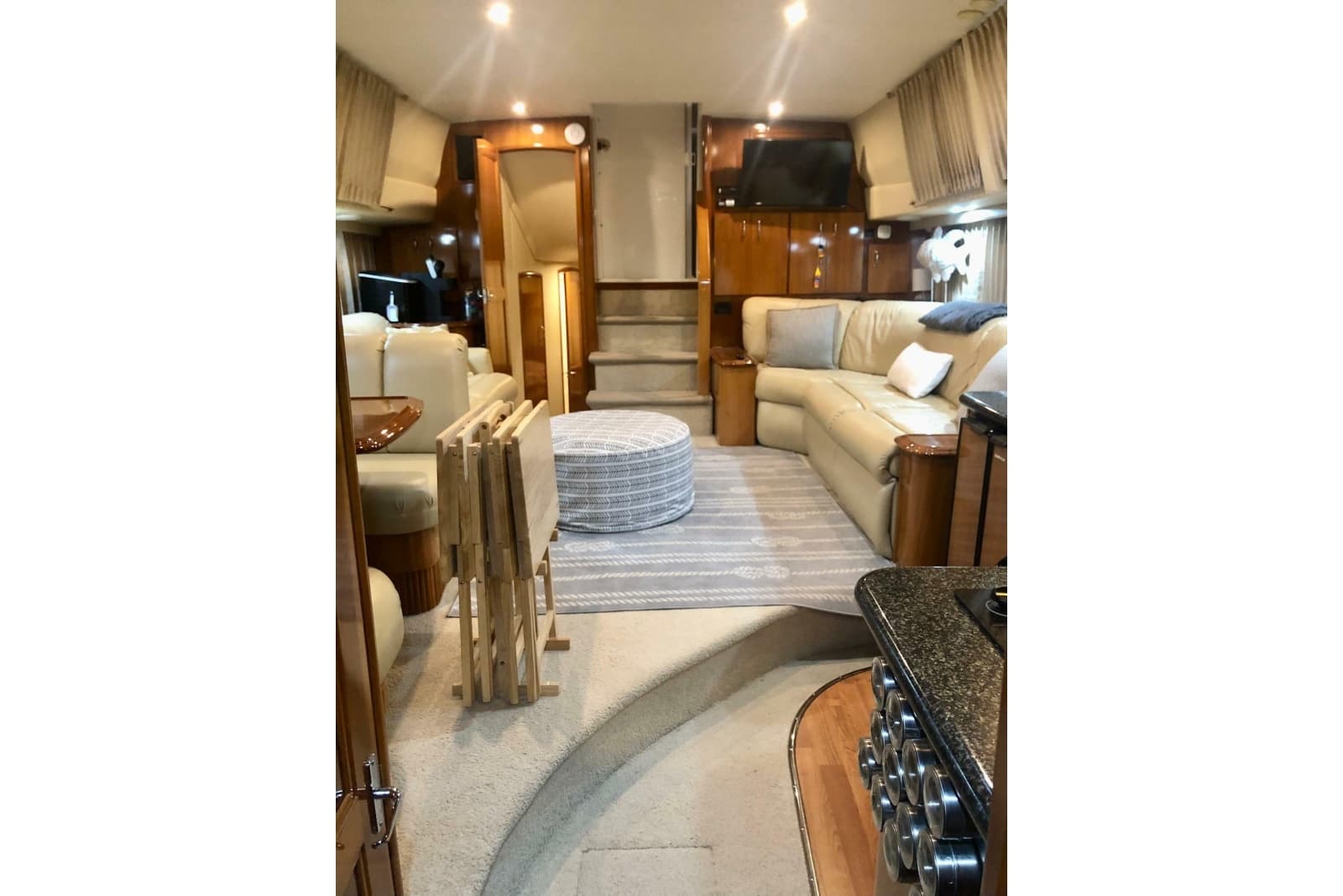 2005 Carver 444 Cockpit Motor Yacht - Photo 46