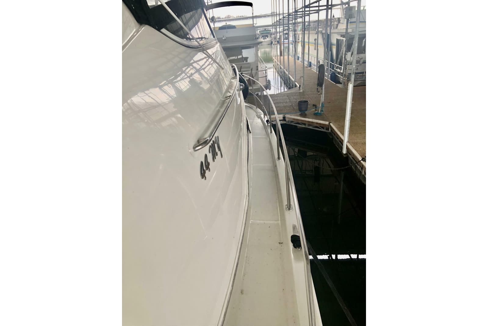 2005 Carver 444 Cockpit Motor Yacht - Photo 26