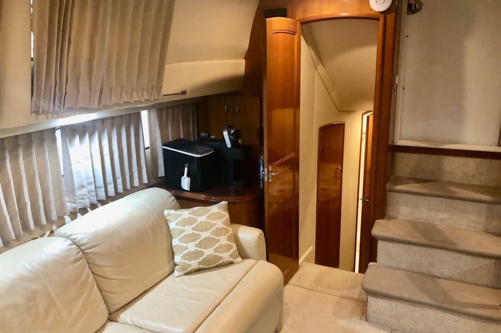 2005 Carver 444 Cockpit Motor Yacht - Photo 49