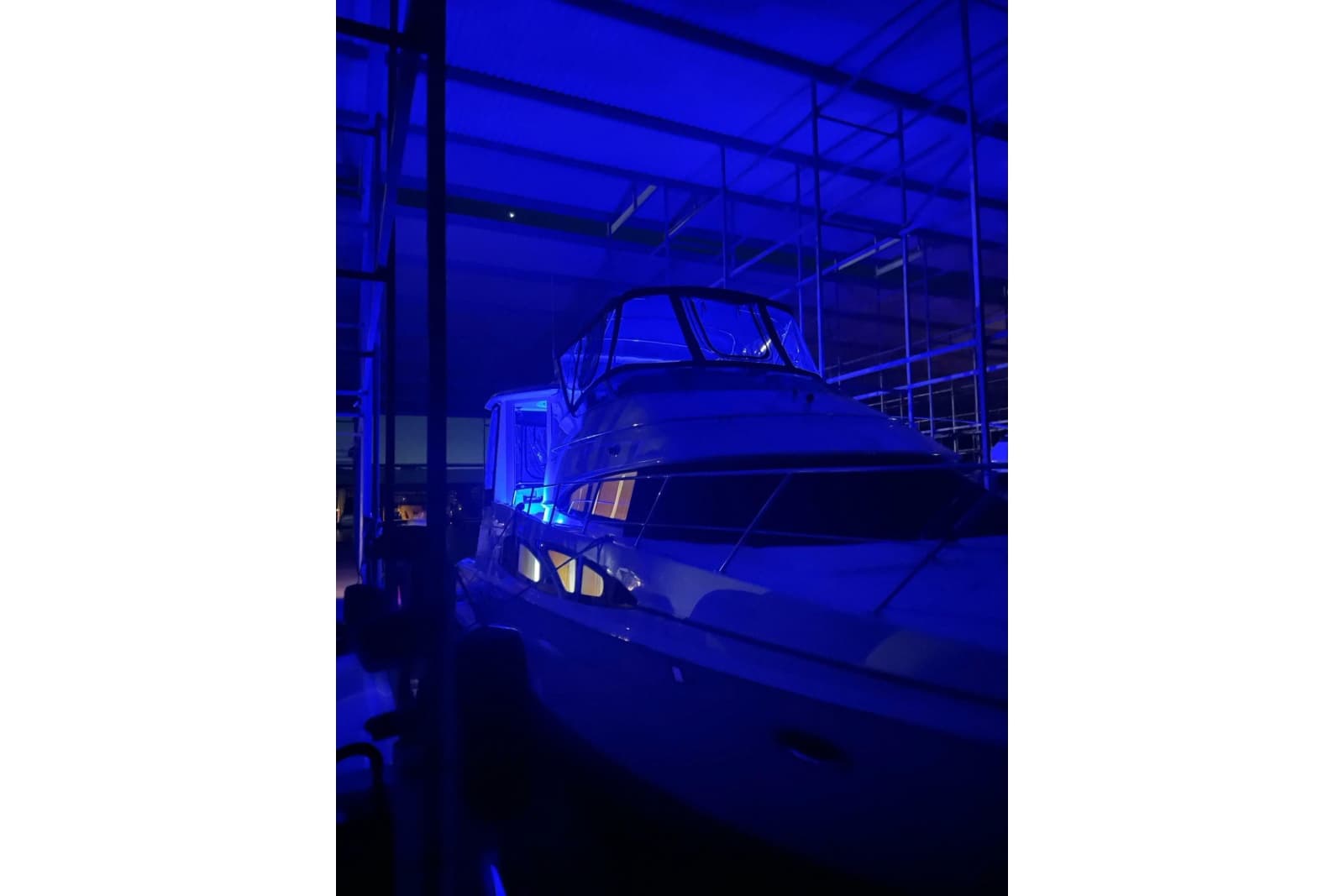 2005 Carver 444 Cockpit Motor Yacht - Photo 14