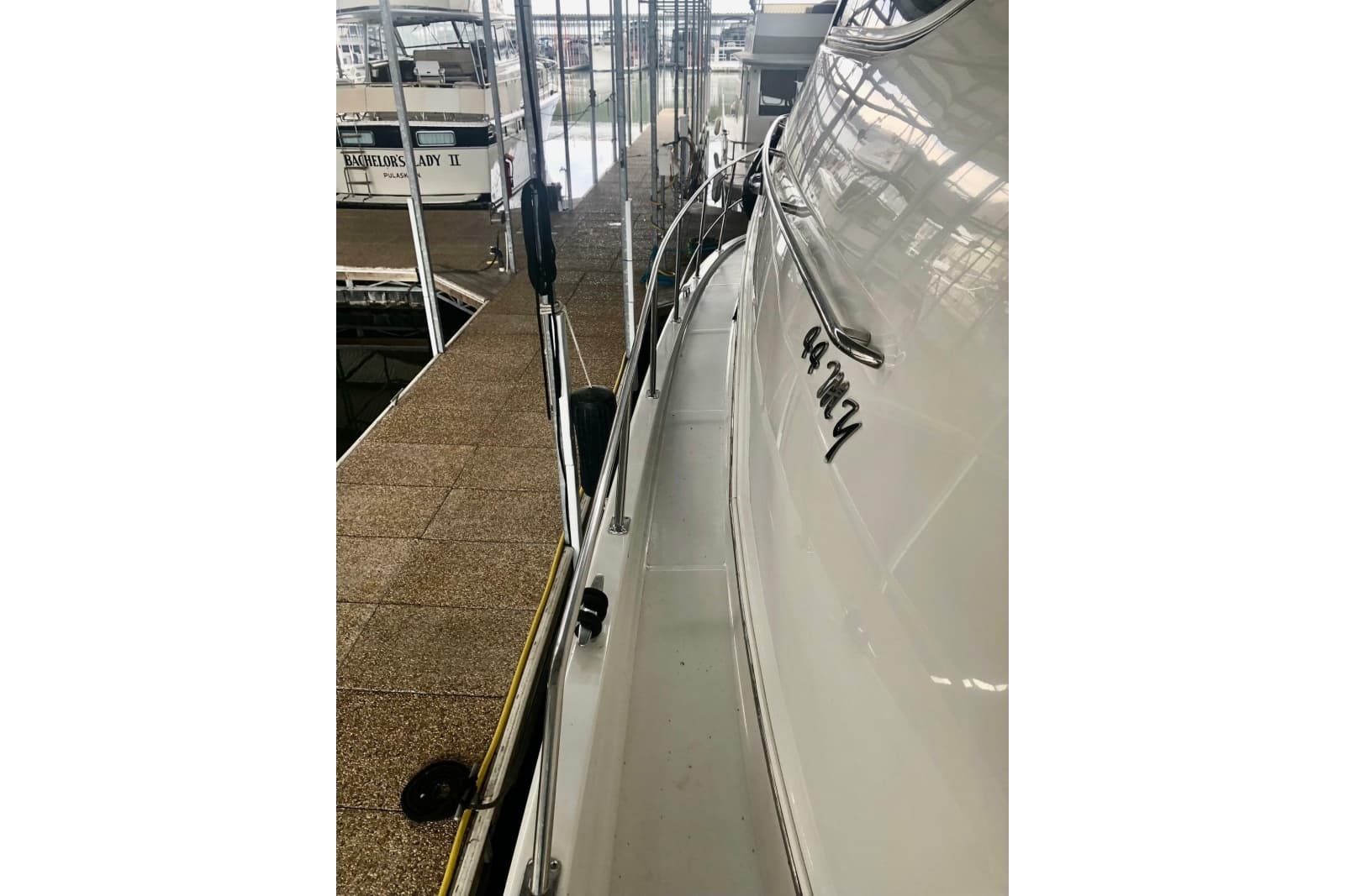 2005 Carver 444 Cockpit Motor Yacht - Photo 25