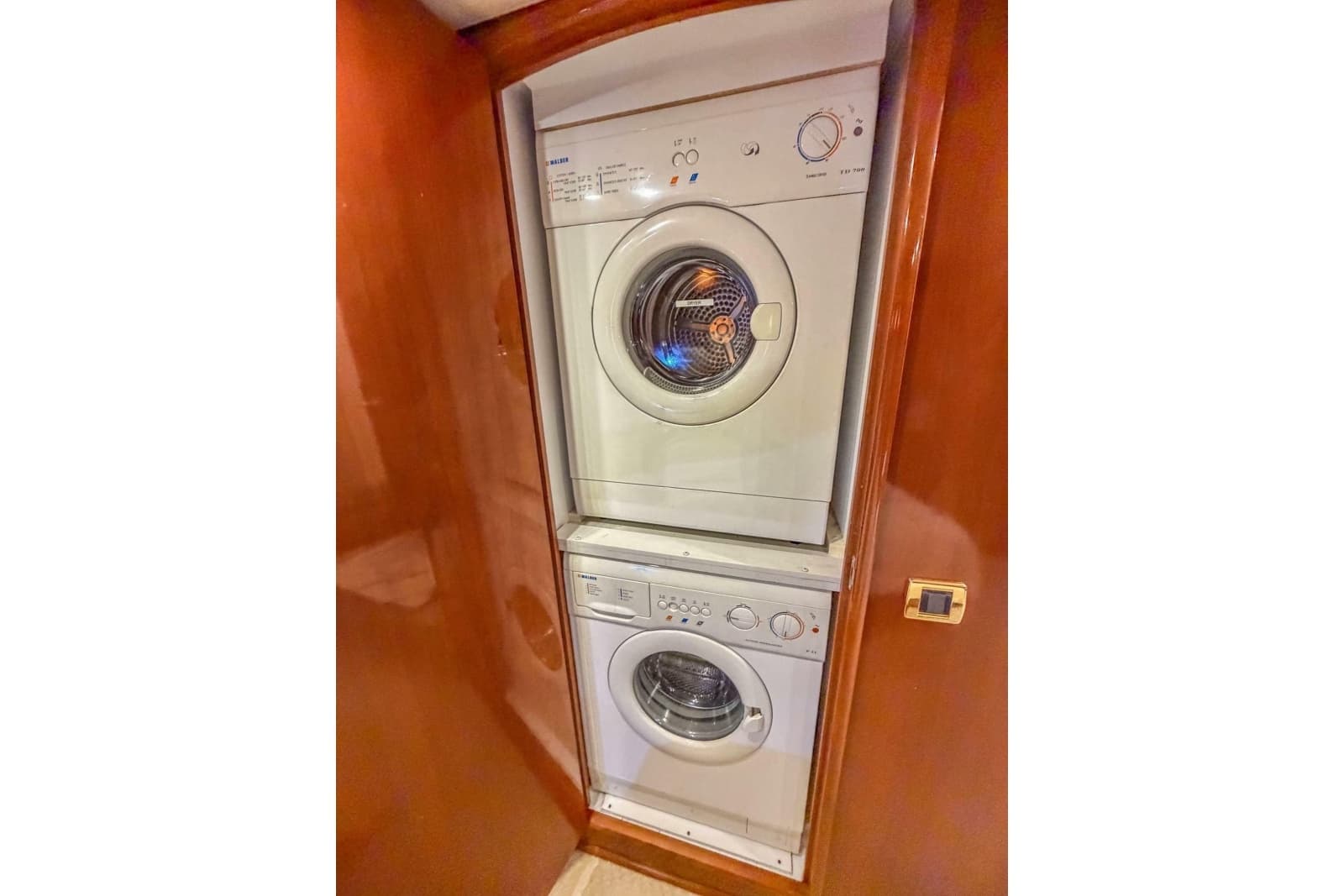 2005 Carver 56 Voyager - Photo 22