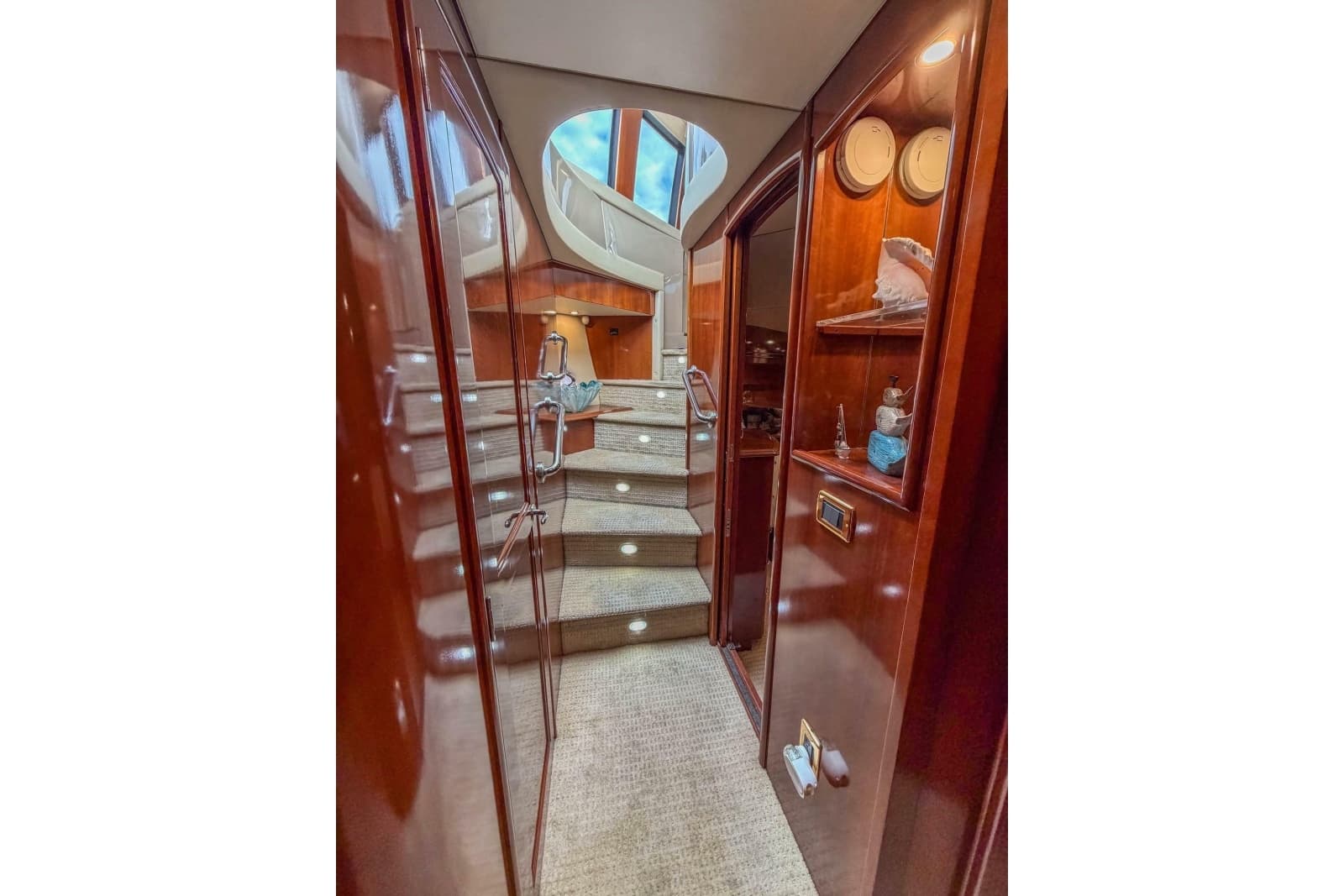 2005 Carver 56 Voyager - Photo 16